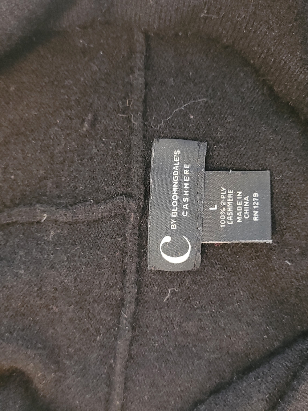 Bloomingdale's Cashmere Women's Black Sweater